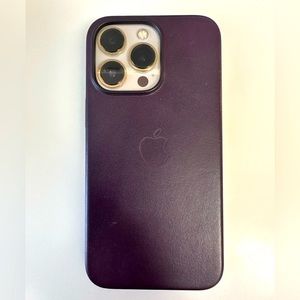iPhone 13 Pro Leather Case with MagSafe - Dark Cherry